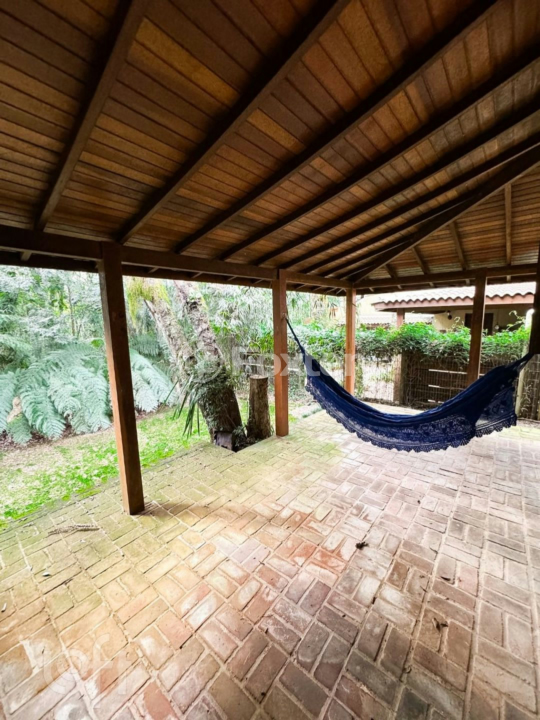Casa à venda com 3 quartos, 108m² - Foto 26