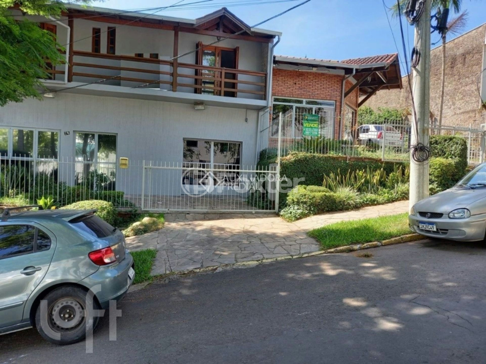 Casa à venda com 4 quartos, 464m² - Foto 1