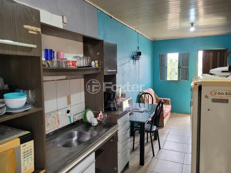 Casa à venda com 4 quartos, 65m² - Foto 2
