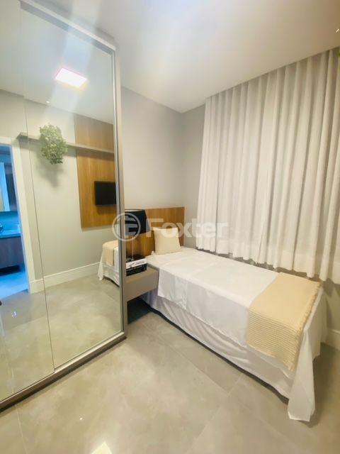 Casa de Condomínio à venda com 6 quartos, 589m² - Foto 3