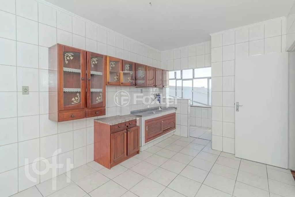 Apartamento à venda com 3 quartos, 142m² - Foto 2