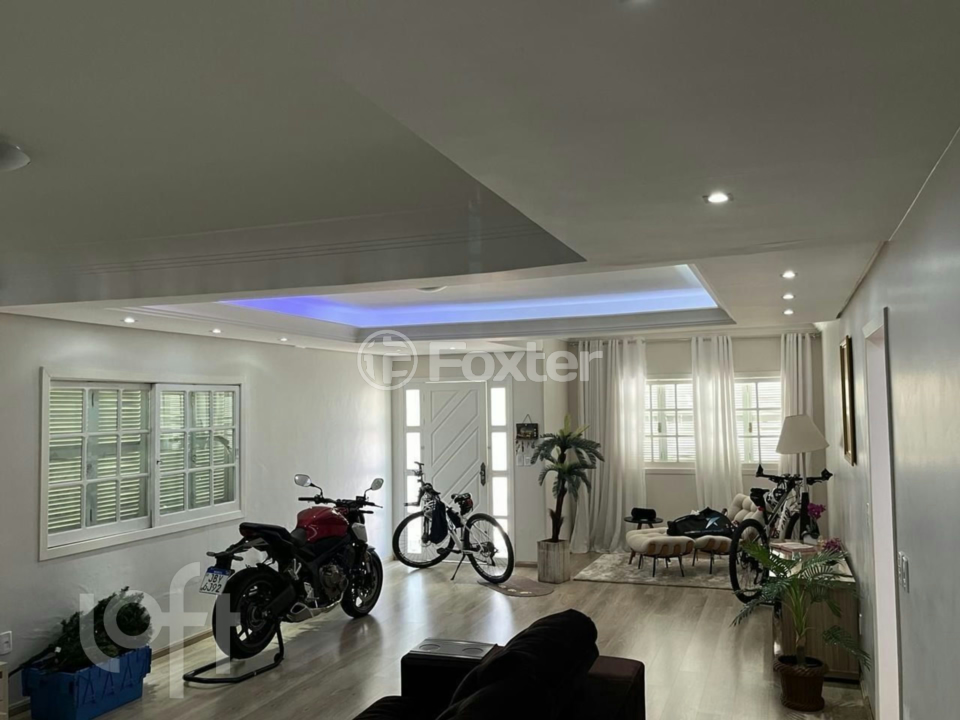 Casa à venda com 3 quartos, 319m² - Foto 2