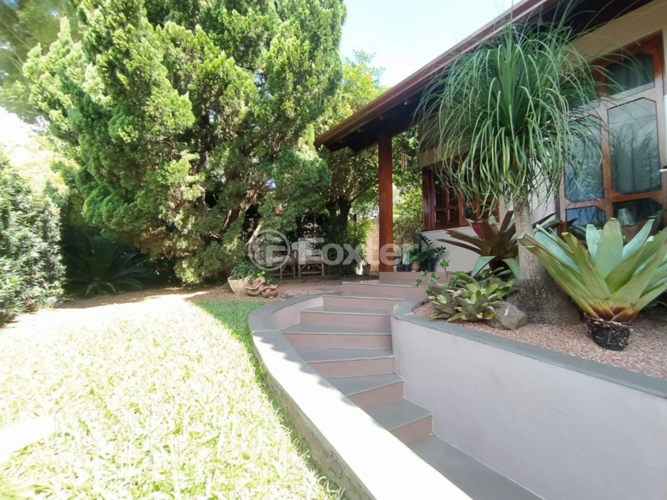 Casa à venda com 3 quartos, 180m² - Foto 1