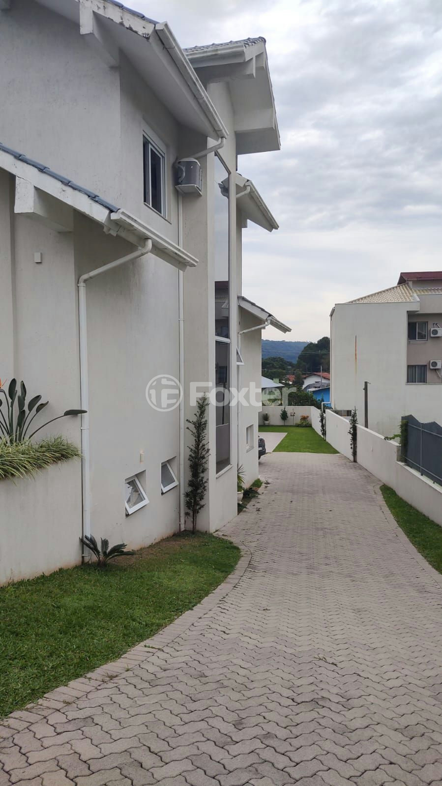 Casa à venda com 4 quartos, 275m² - Foto 3