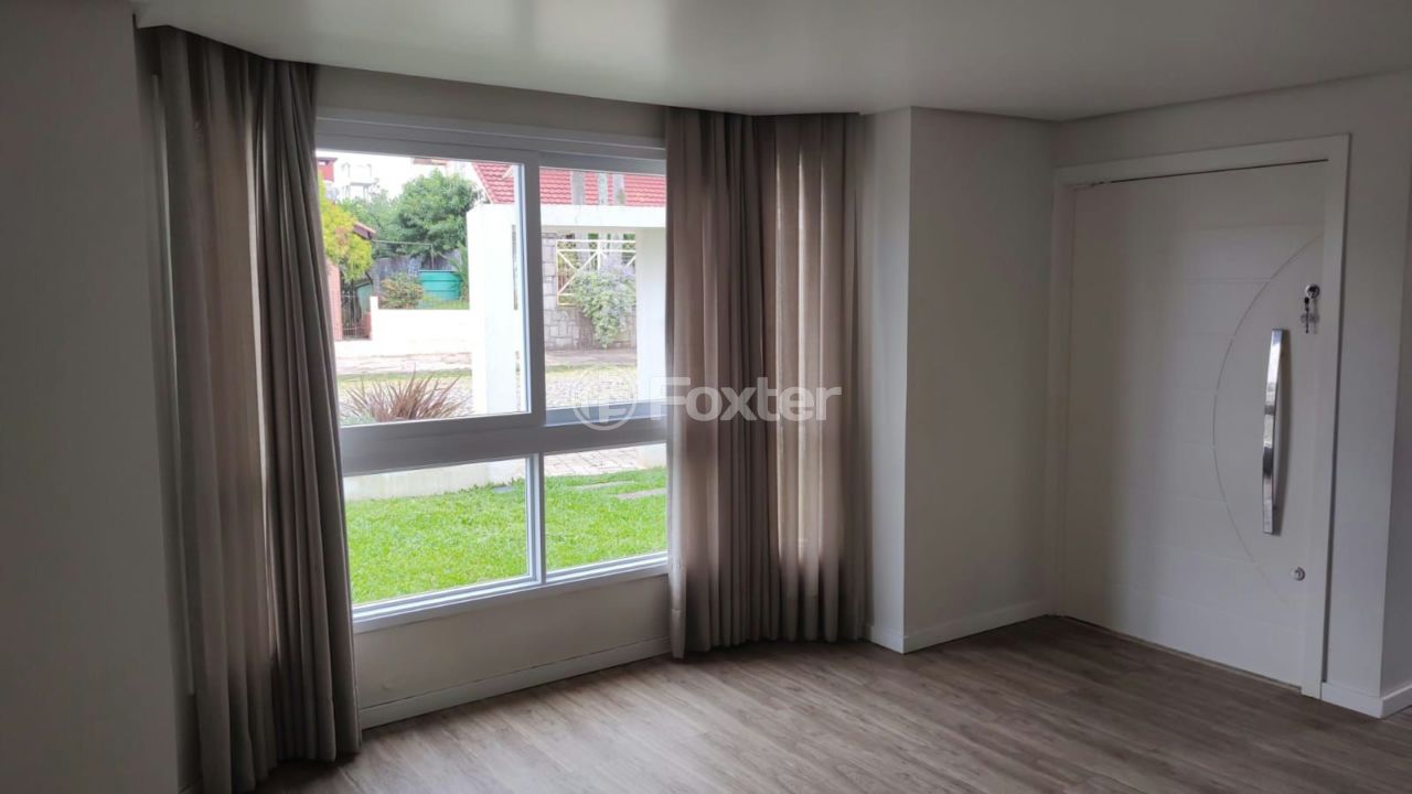 Casa à venda com 4 quartos, 275m² - Foto 2