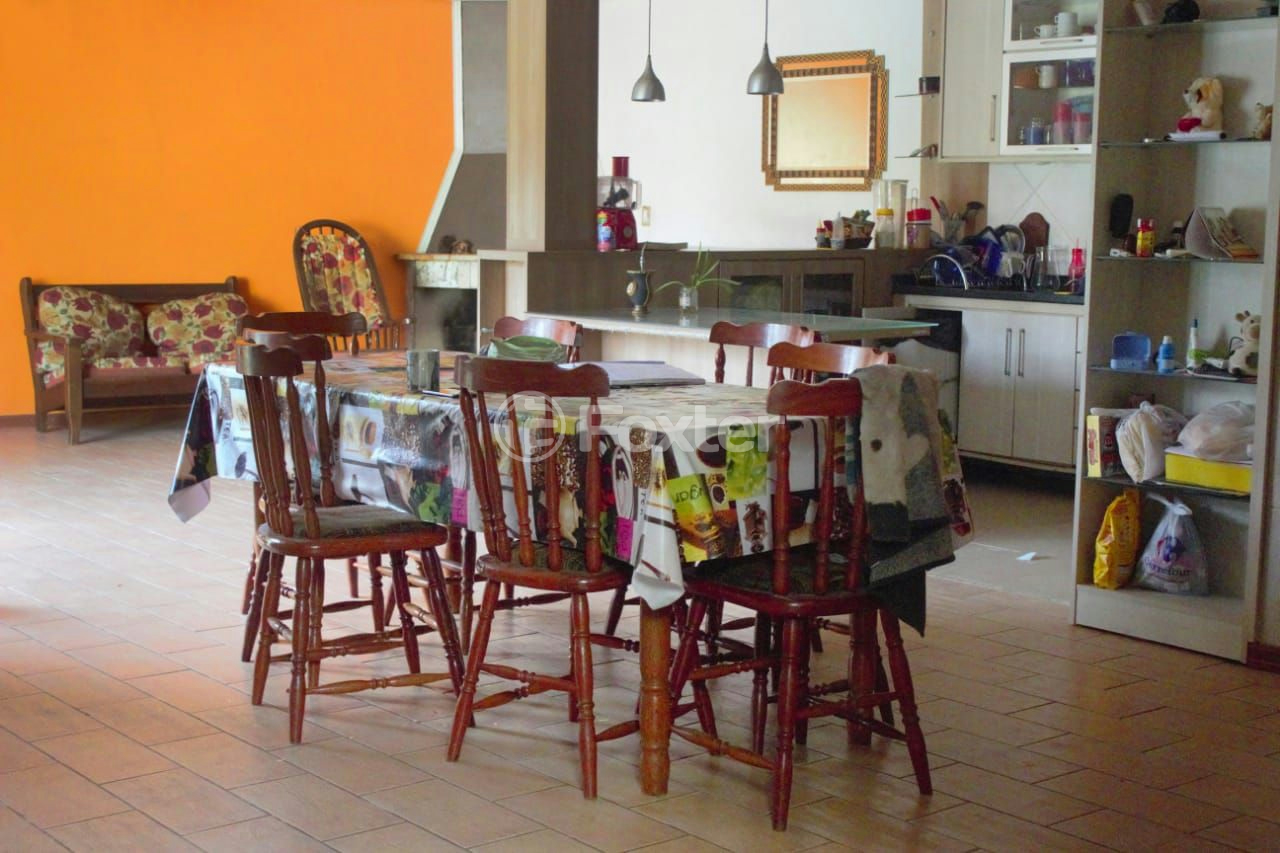 Casa à venda com 2 quartos, 135m² - Foto 2