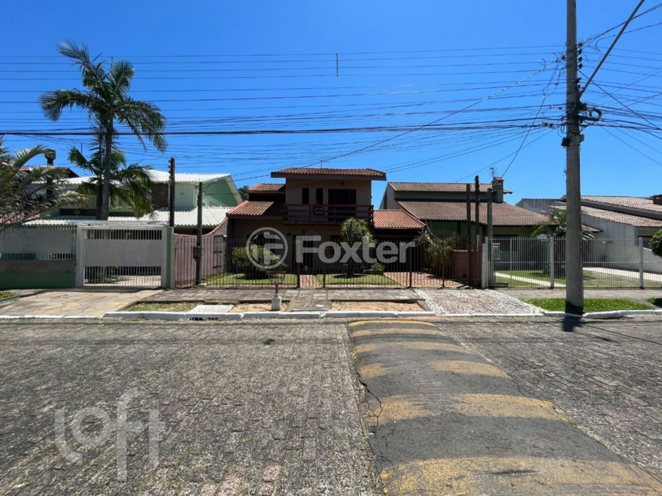 Casa à venda com 4 quartos, 165m² - Foto 1