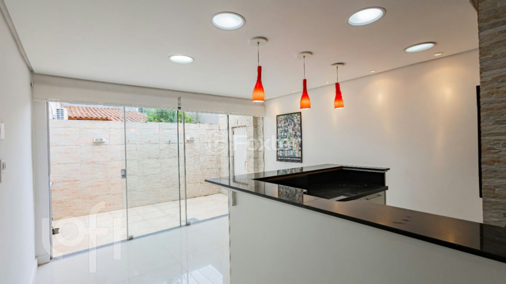 Apartamento à venda com 2 quartos, 65m² - Foto 2