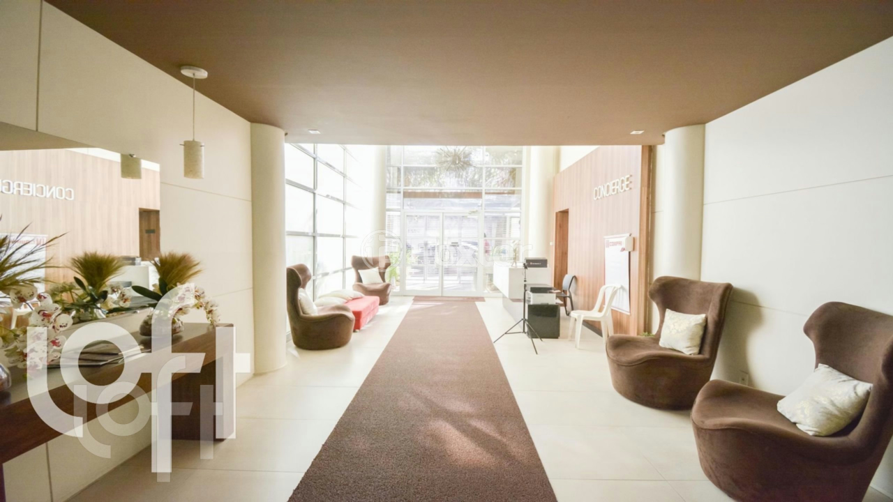Apartamento à venda com 2 quartos, 70m² - Foto 23