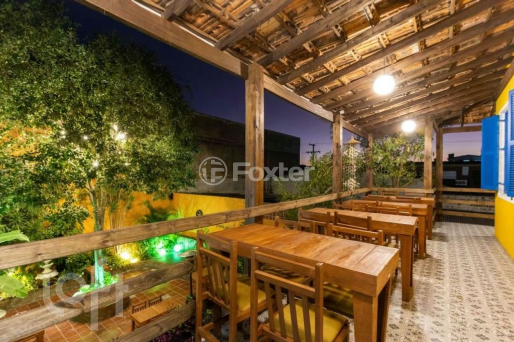 Casa à venda com 1 quarto, 300m² - Foto 2