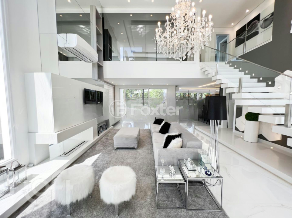 Casa de Condomínio à venda com 3 quartos, 239m² - Foto 2