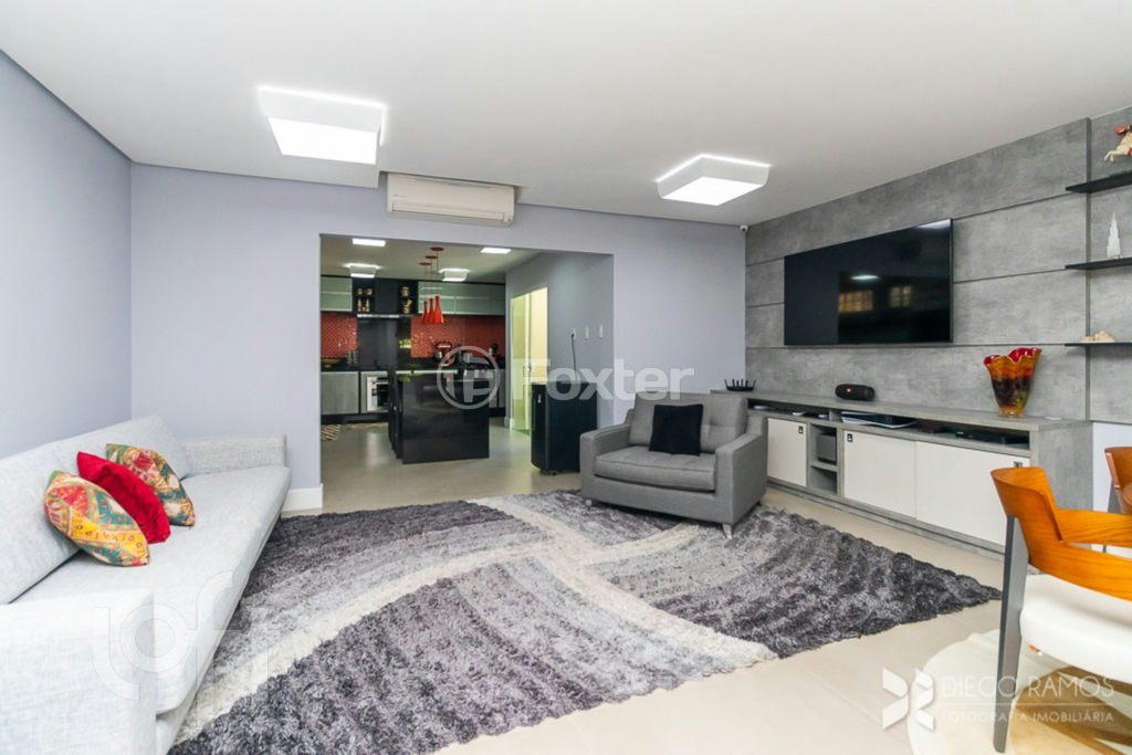 Casa de Condomínio à venda com 4 quartos, 239m² - Foto 2