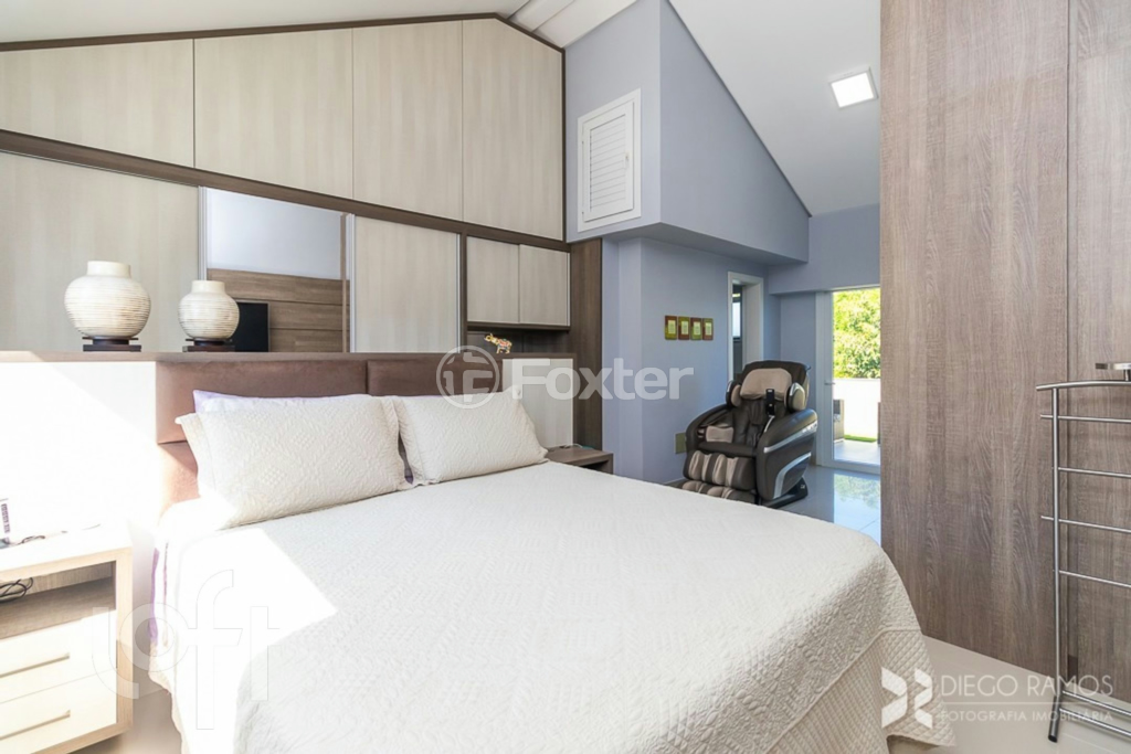 Casa de Condomínio à venda com 4 quartos, 239m² - Foto 21