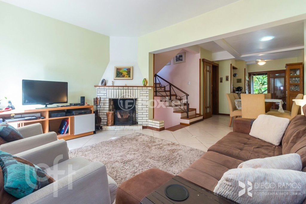 Casa de Condomínio à venda com 4 quartos, 181m² - Foto 1