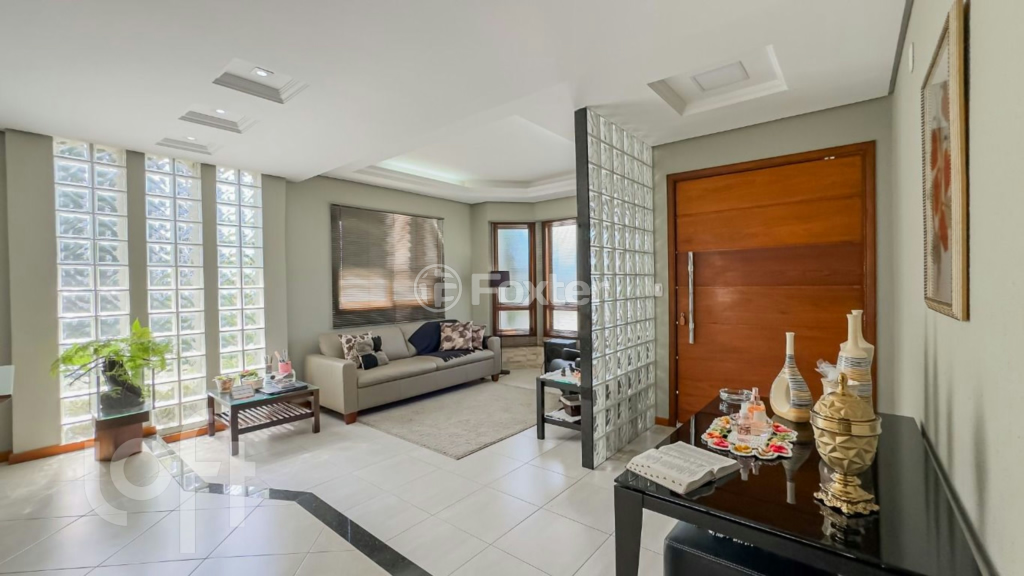 Casa de Condomínio à venda com 3 quartos, 223m² - Foto 1