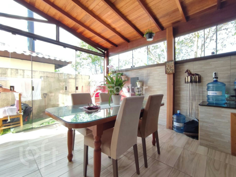 Casa de Condomínio à venda com 3 quartos, 133m² - Foto 2