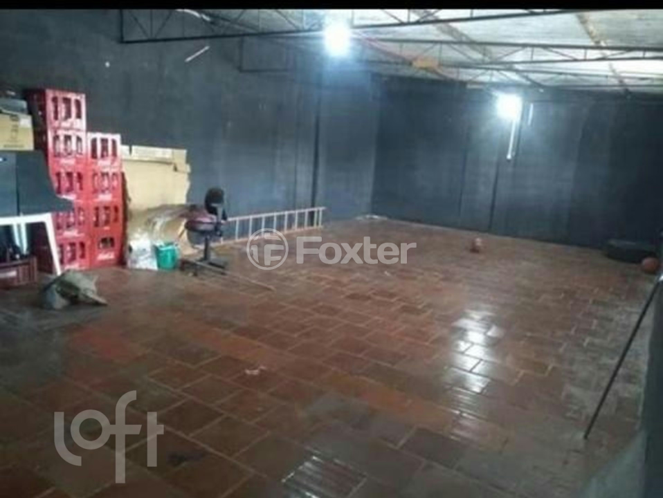 Casa à venda com 1 quarto, 330m² - Foto 1