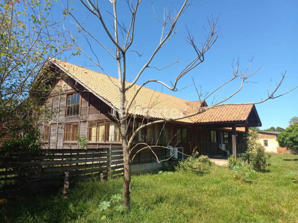 Sítio à venda com 3 quartos, 500m² - Foto 1