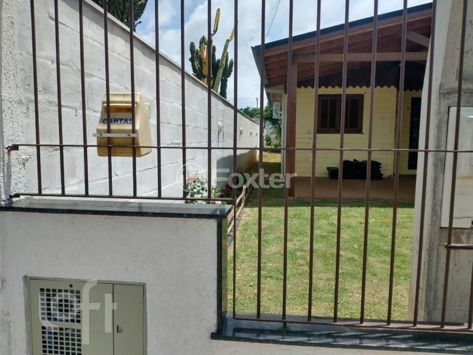 Casa à venda com 2 quartos, 77m² - Foto 1