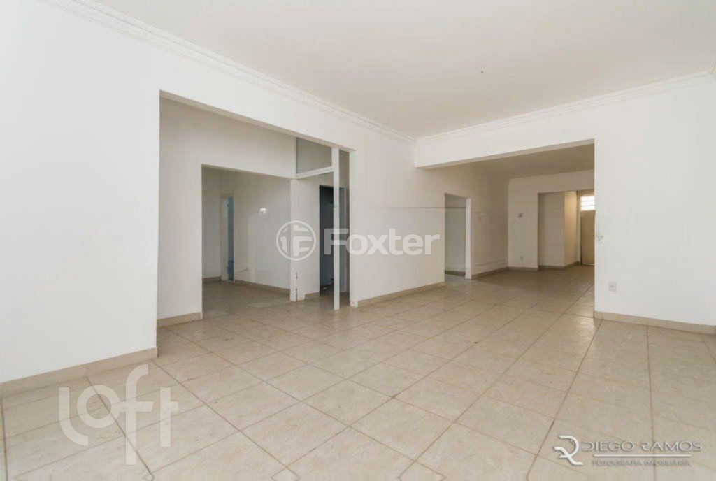 Casa à venda com 1 quarto, 370m² - Foto 4