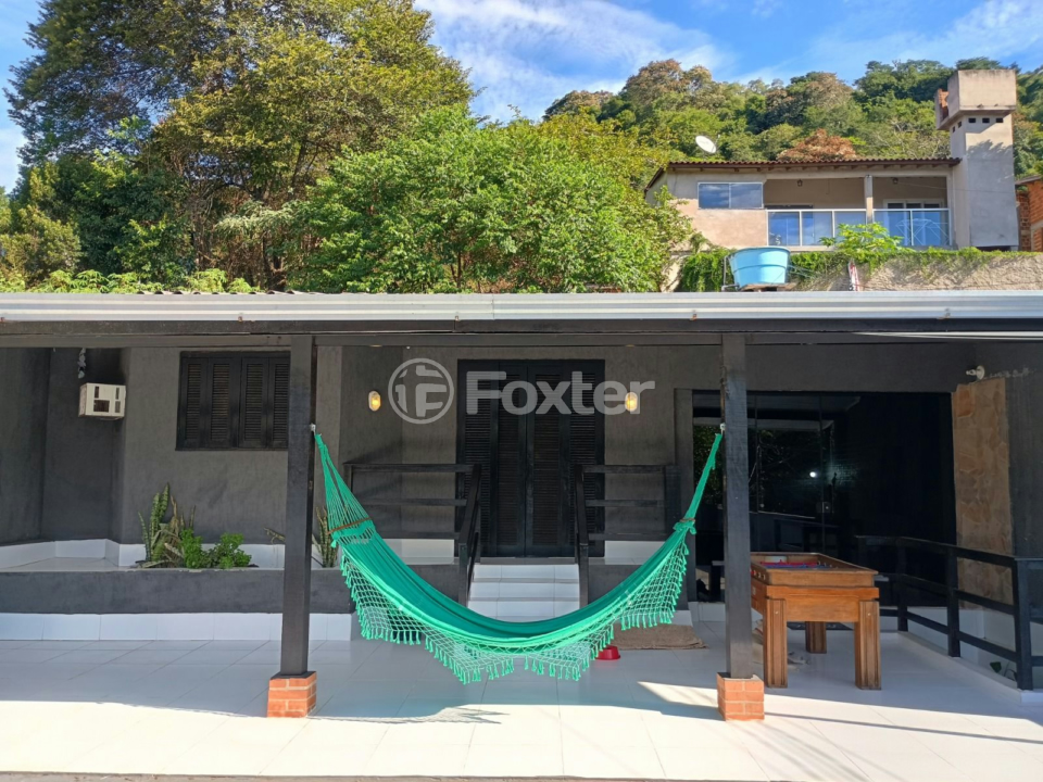 Casa à venda com 3 quartos, 380m² - Foto 1