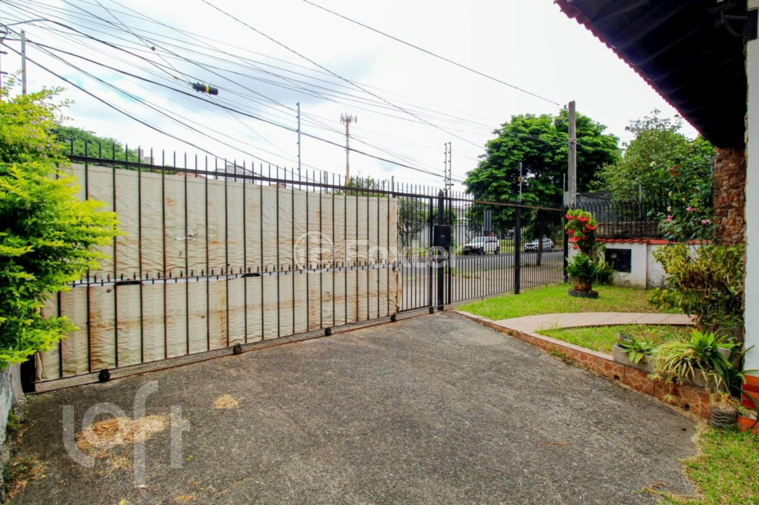 Casa à venda com 3 quartos, 499m² - Foto 1
