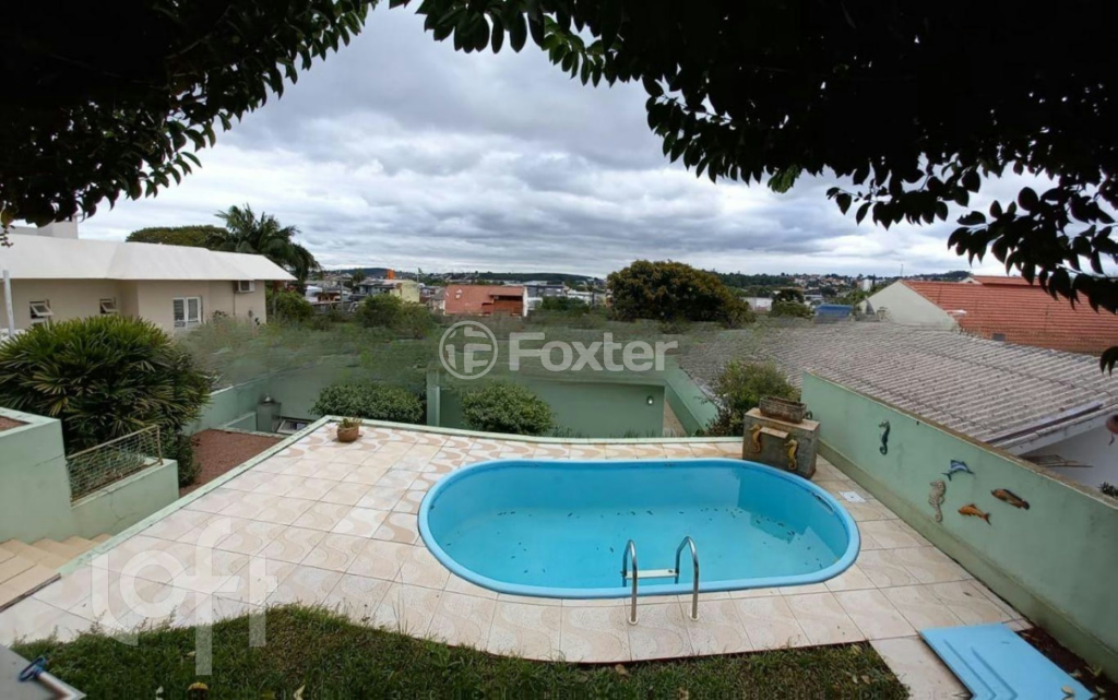 Casa à venda com 3 quartos, 205m² - Foto 1