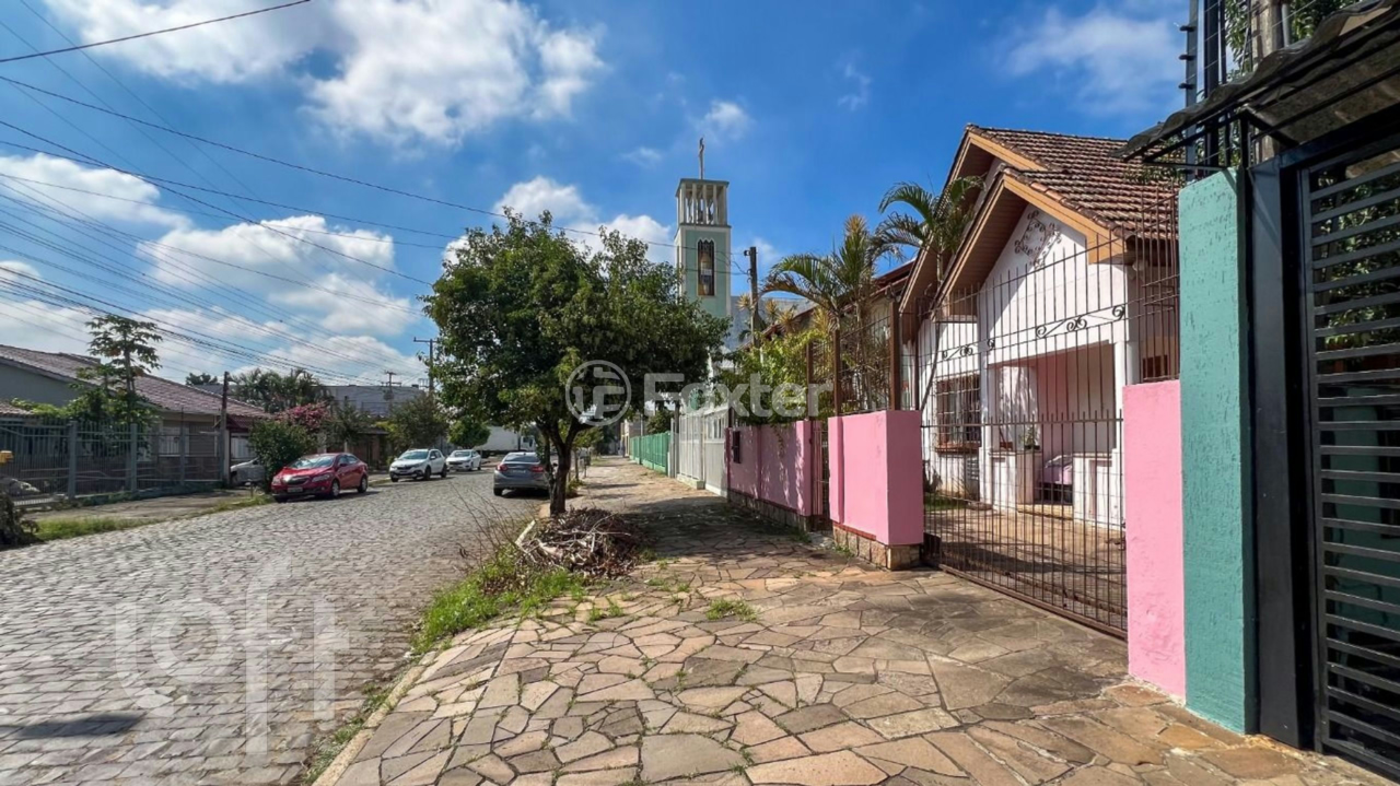 Casa à venda com 2 quartos, 100m² - Foto 2