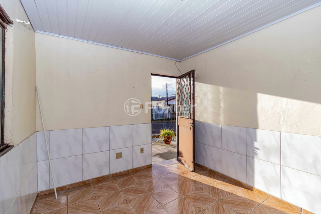 Casa à venda com 3 quartos, 95m² - Foto 4