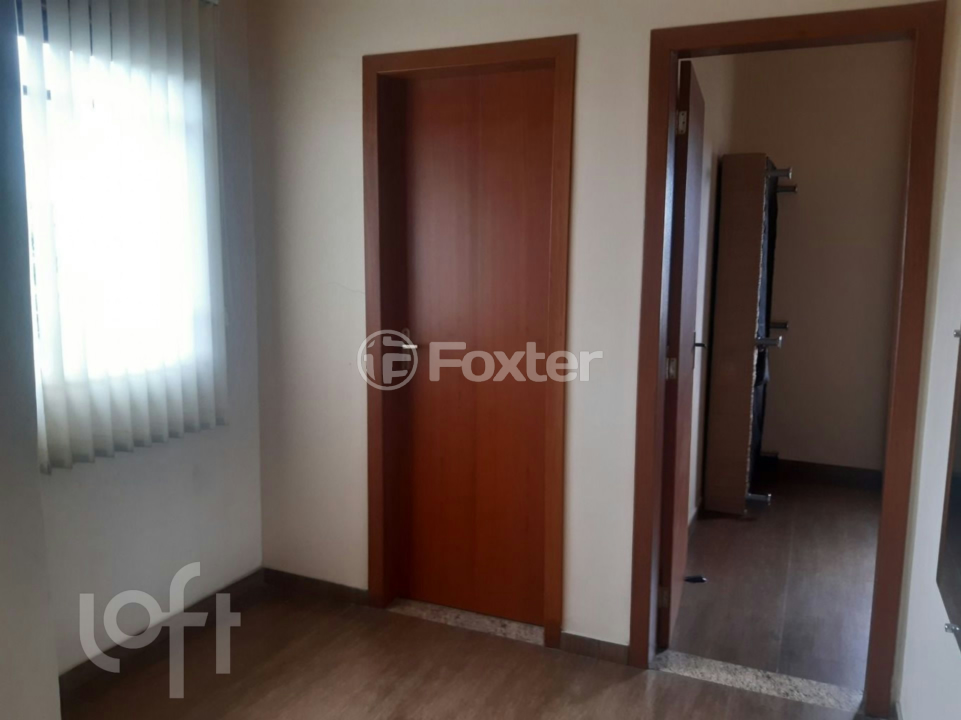 Casa à venda com 6 quartos, 214m² - Foto 9
