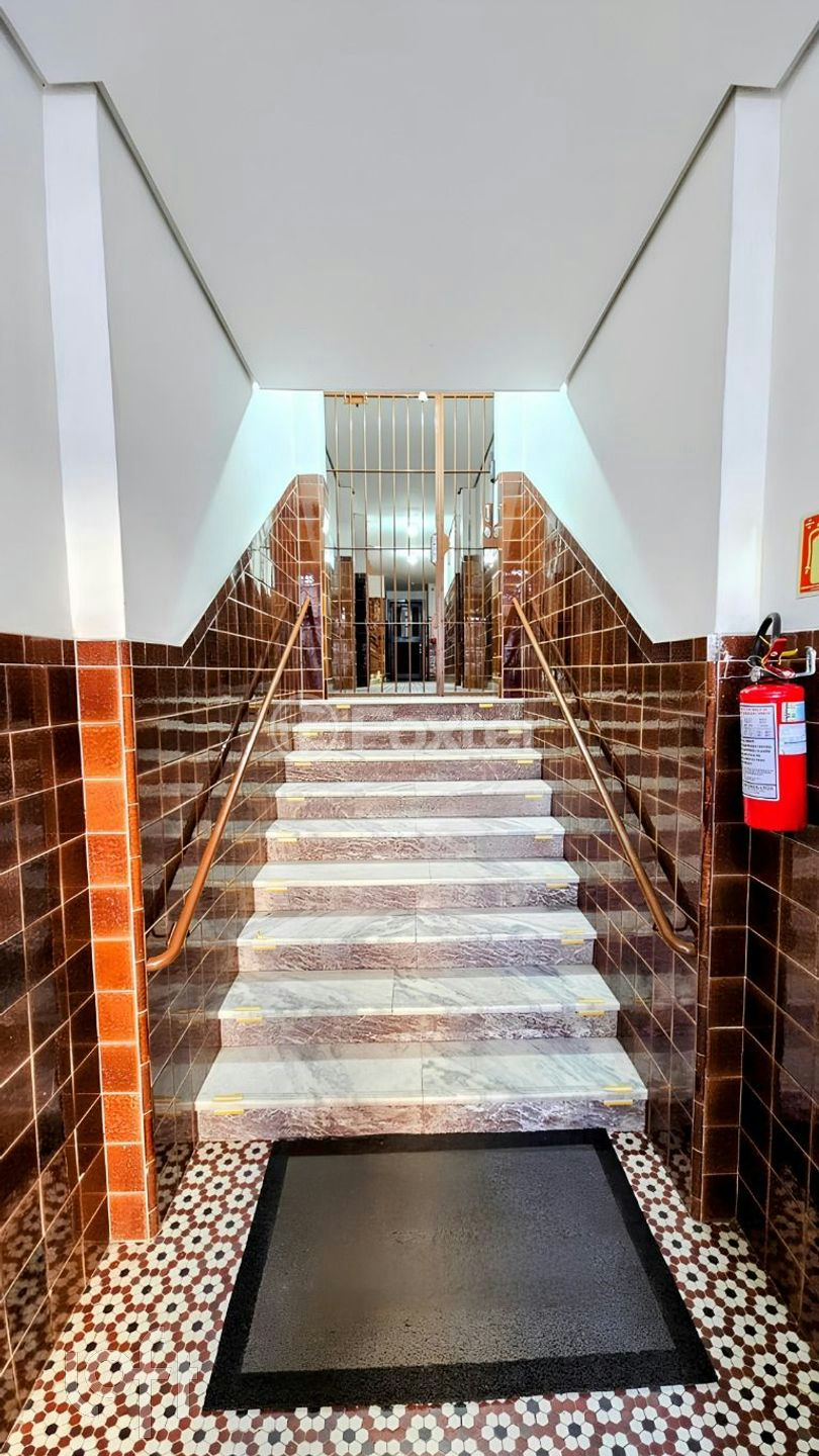 Apartamento à venda com 2 quartos, 58m² - Foto 2