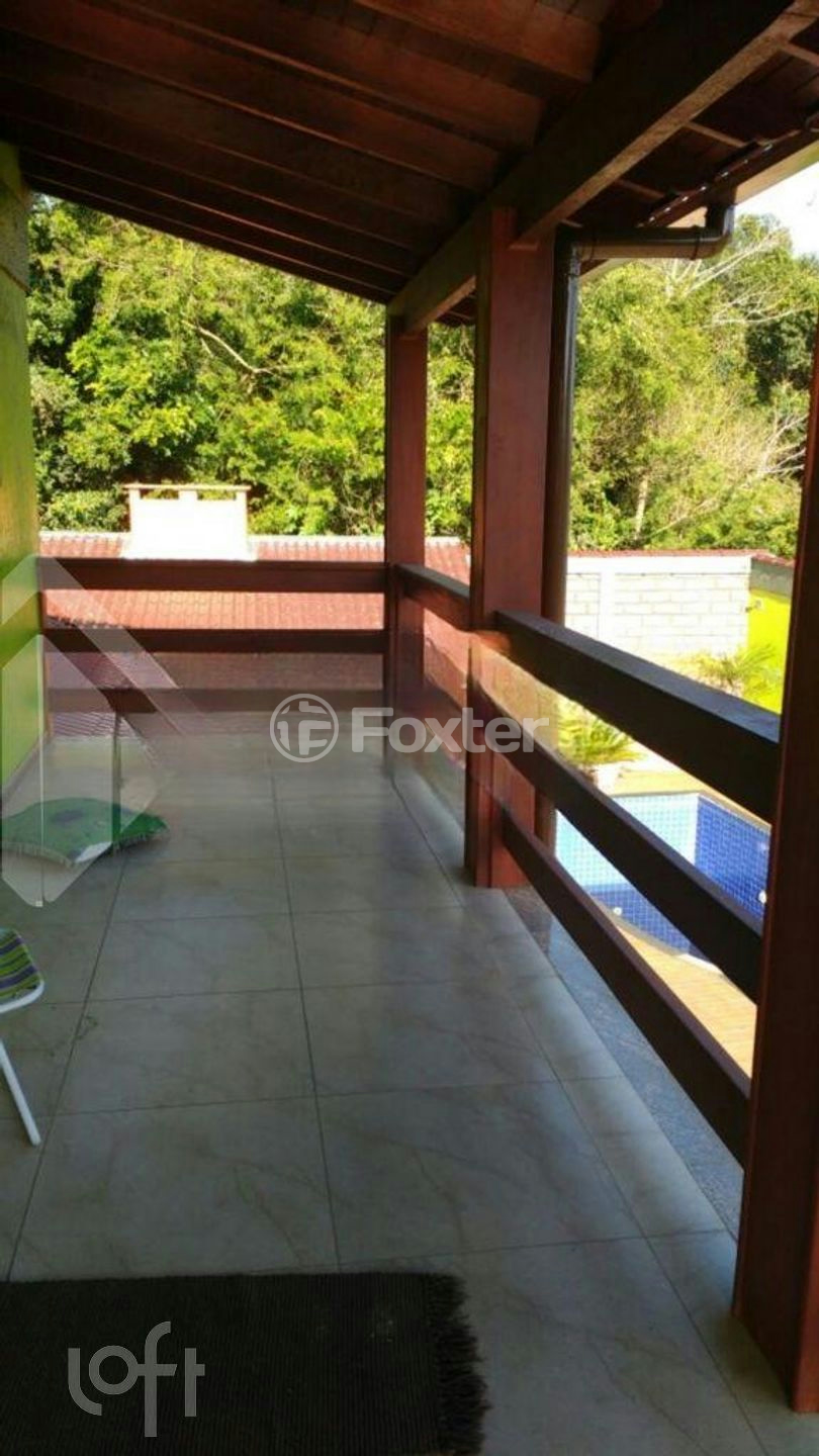 Casa à venda com 3 quartos, 200m² - Foto 1