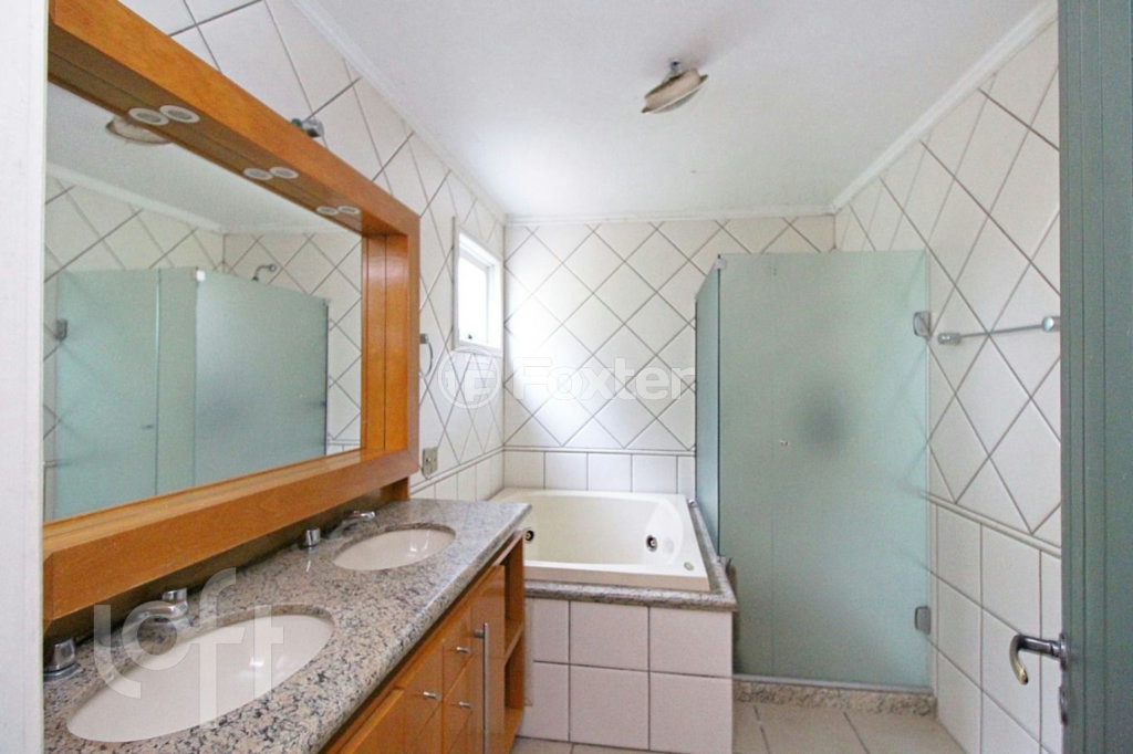 Casa de Condomínio à venda com 3 quartos, 253m² - Foto 26
