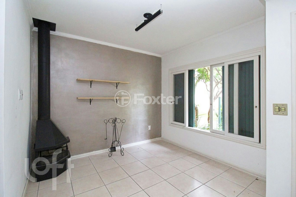 Casa de Condomínio à venda com 3 quartos, 253m² - Foto 2