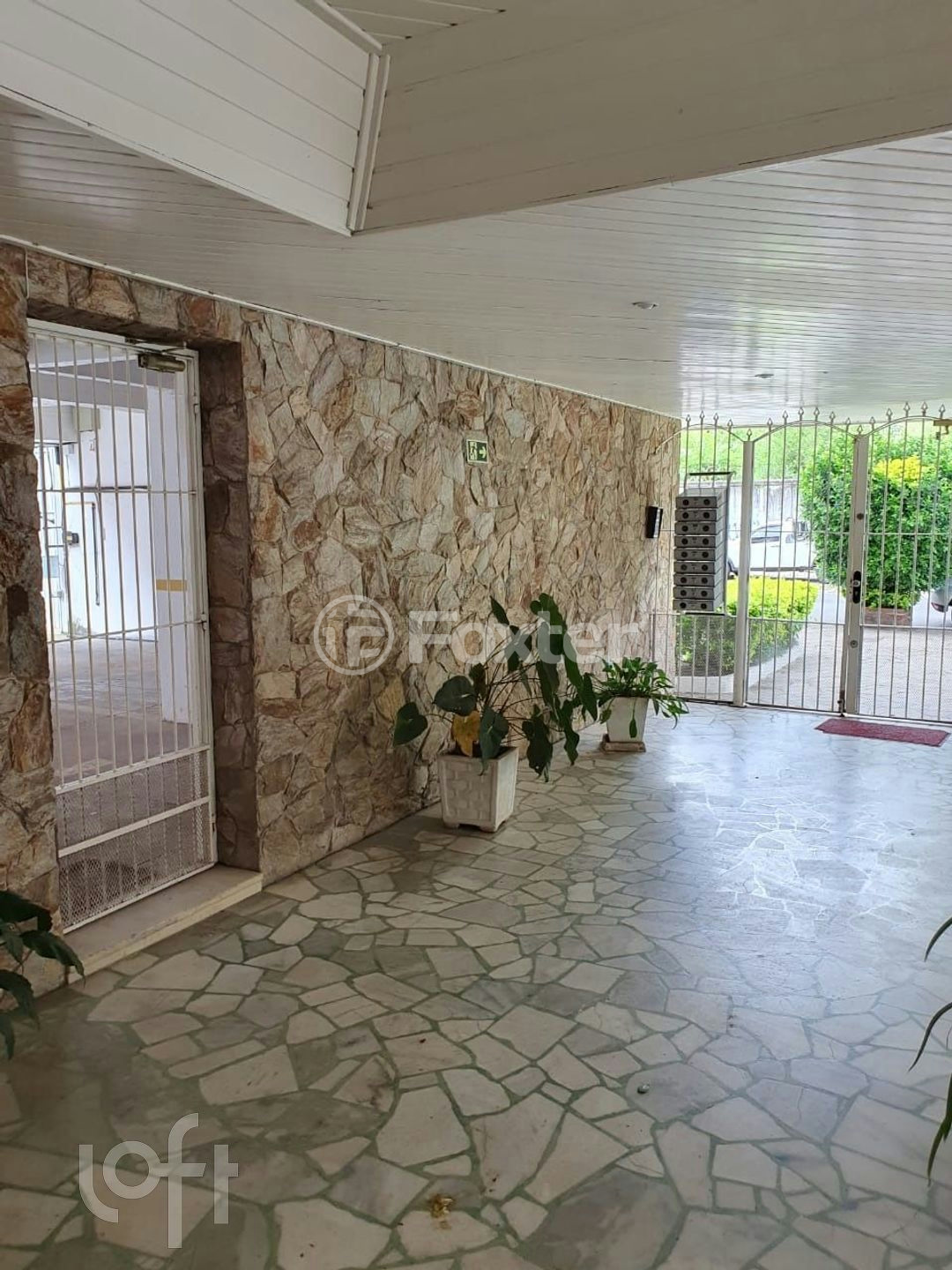 Apartamento à venda com 2 quartos, 64m² - Foto 3