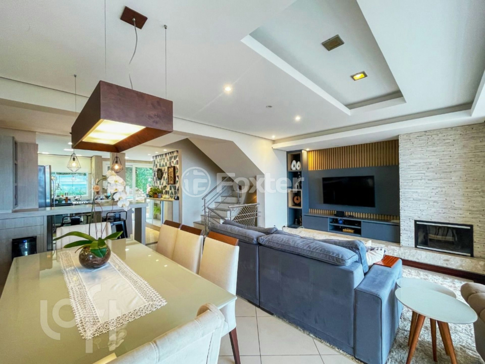 Casa de Condomínio à venda com 4 quartos, 219m² - Foto 1
