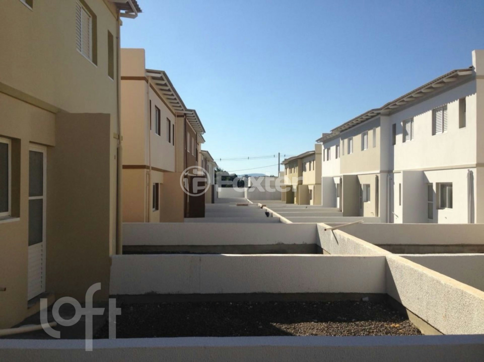 Casa à venda com 2 quartos, 50m² - Foto 4