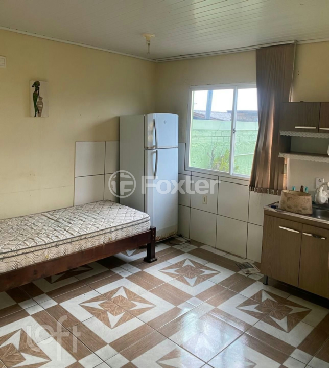 Casa à venda com 2 quartos, 180000m² - Foto 2