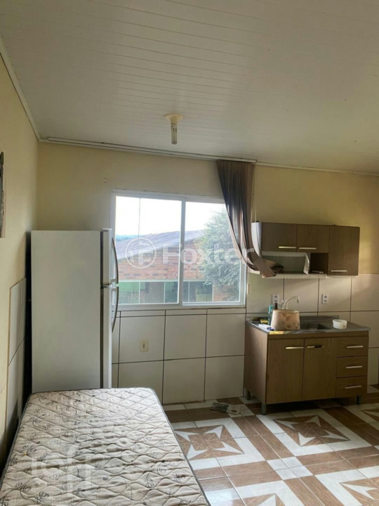Casa à venda com 2 quartos, 180000m² - Foto 1