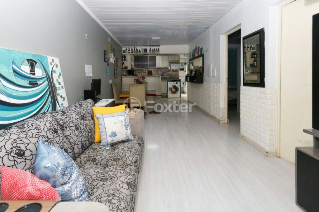 Casa à venda com 2 quartos, 61m² - Foto 2