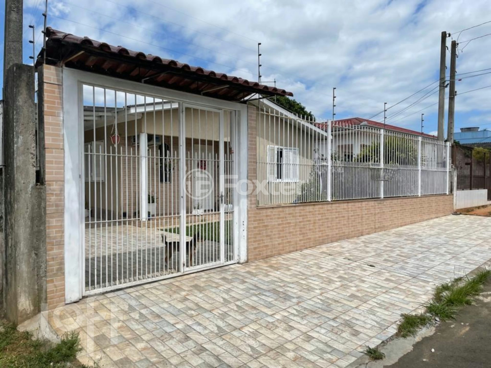 Casa à venda com 3 quartos, 110m² - Foto 1