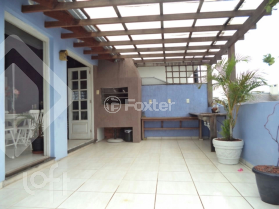 Casa de Condomínio à venda com 4 quartos, 260m² - Foto 1