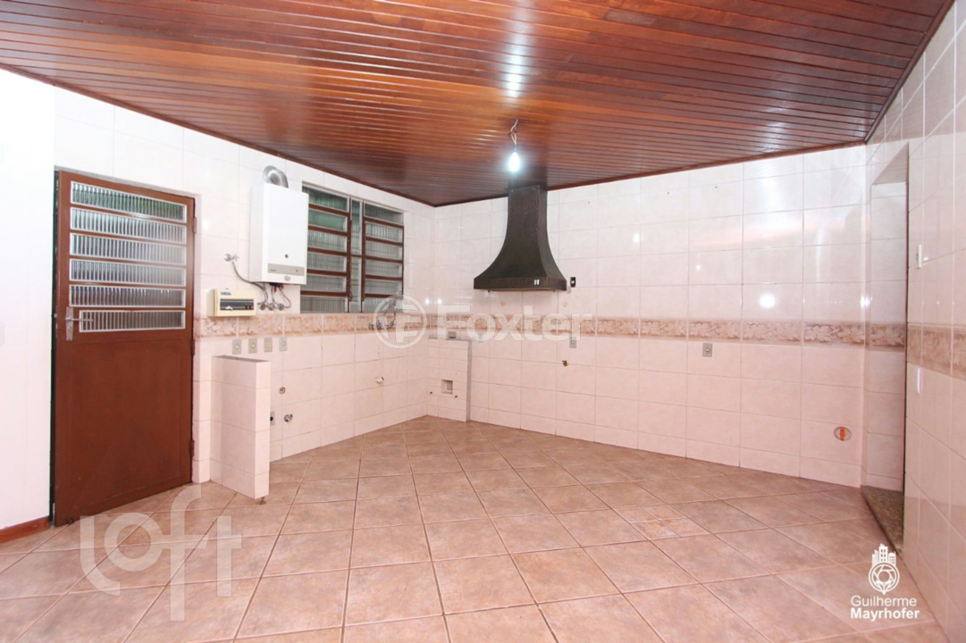 Casa à venda com 4 quartos, 300m² - Foto 2