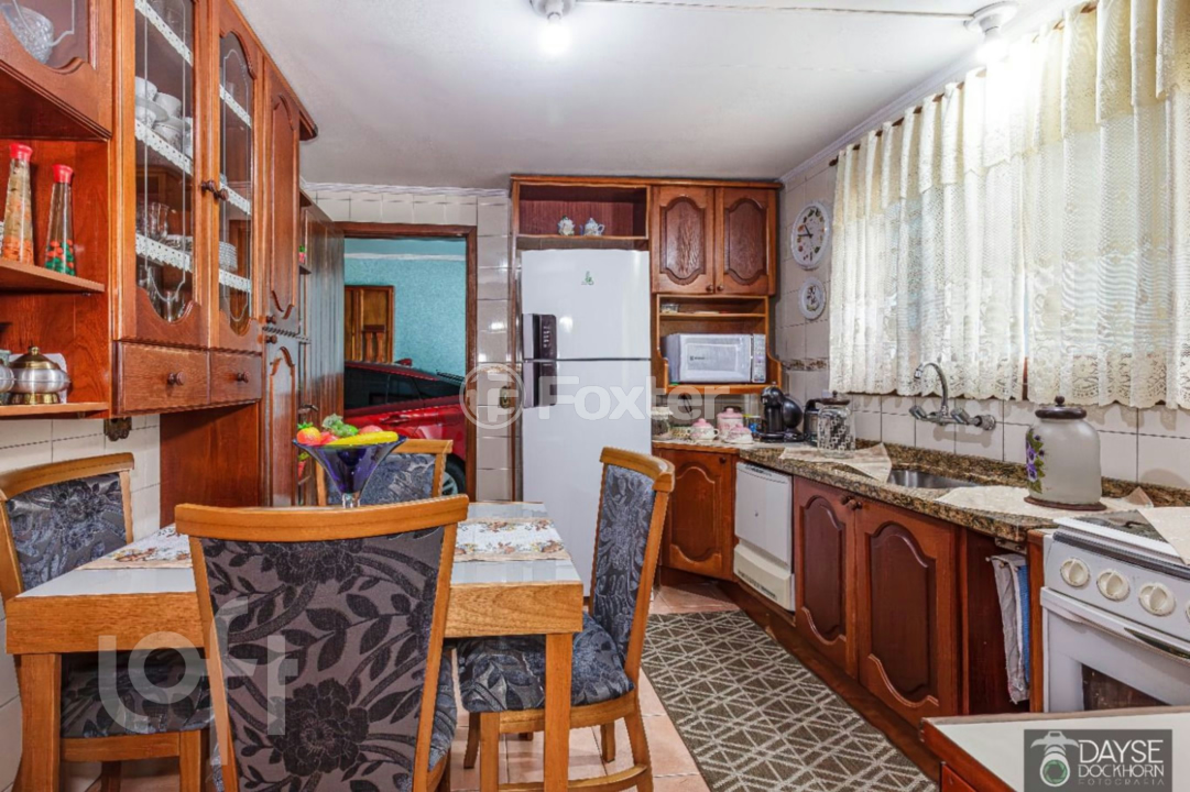 Casa à venda com 3 quartos, 225m² - Foto 4