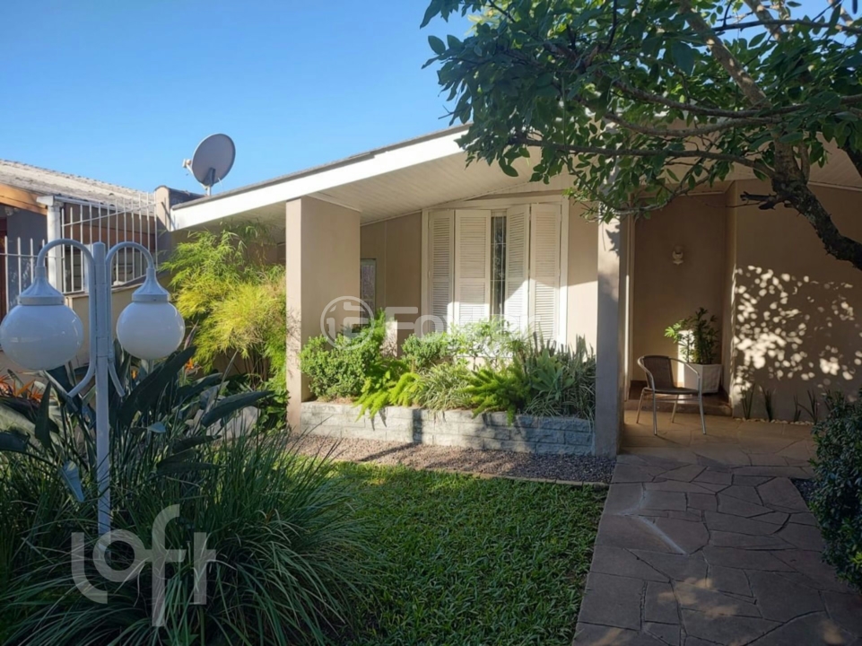 Casa à venda com 2 quartos, 180m² - Foto 1