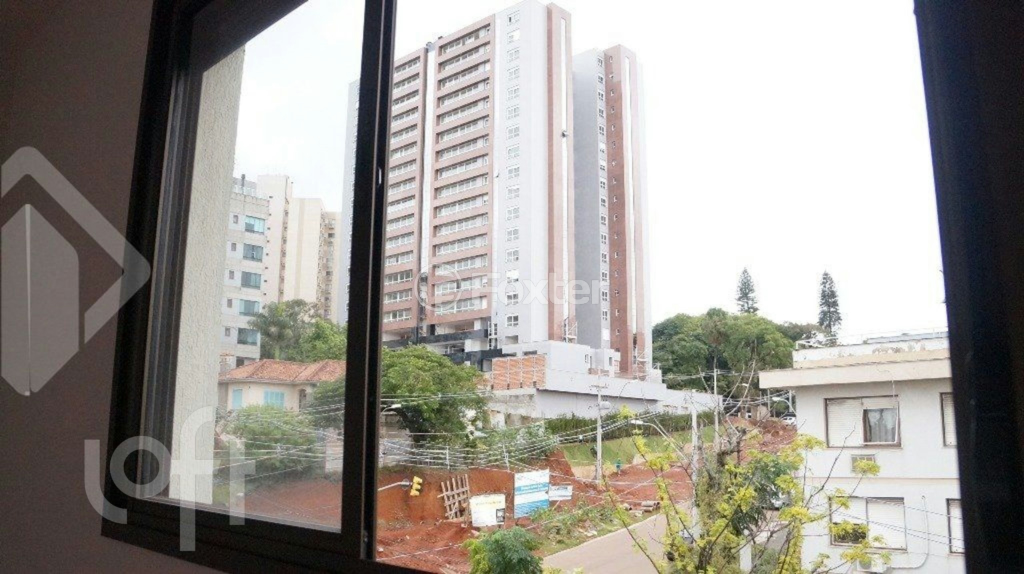 Apartamento à venda com 2 quartos, 70m² - Foto 3
