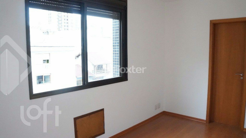 Apartamento à venda com 2 quartos, 70m² - Foto 2