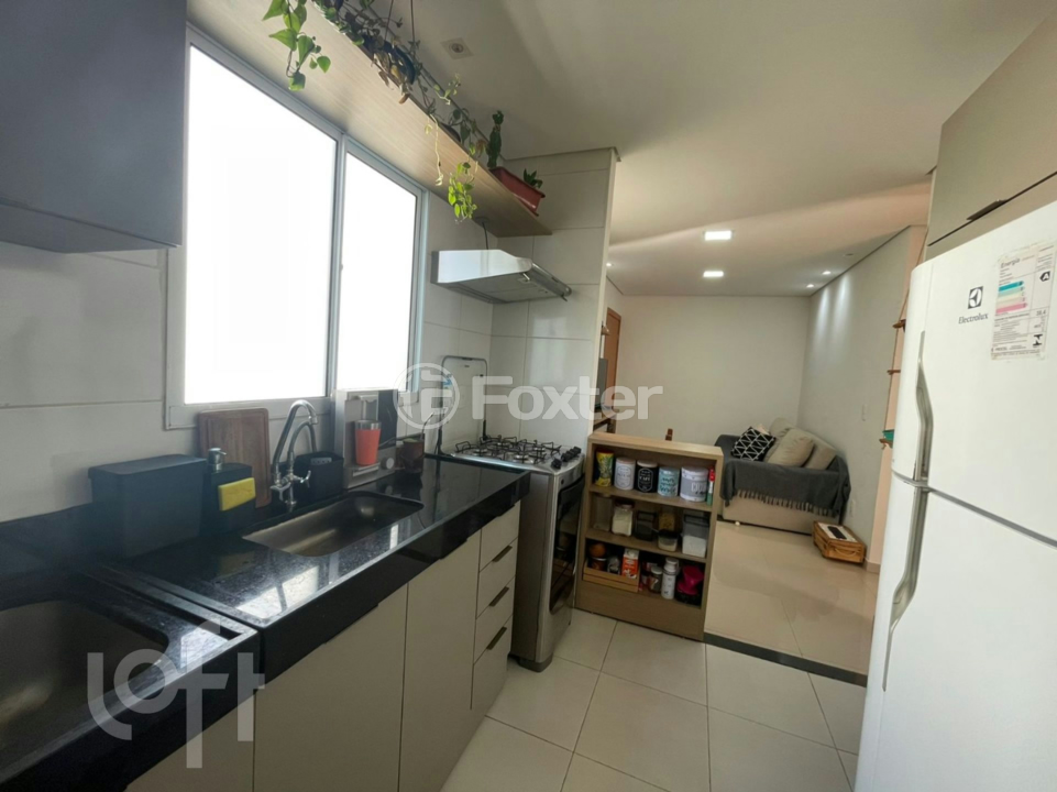 Apartamento à venda com 2 quartos, 40m² - Foto 2