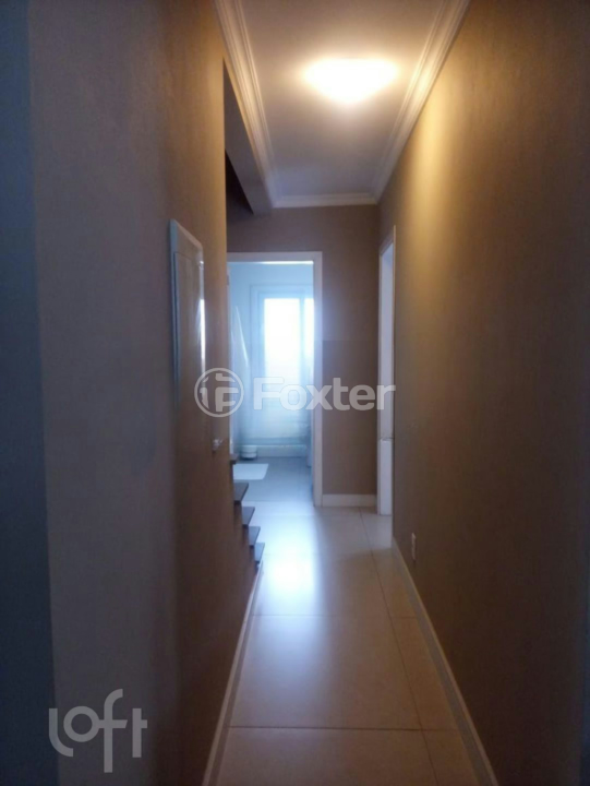 Casa à venda com 4 quartos, 250m² - Foto 2