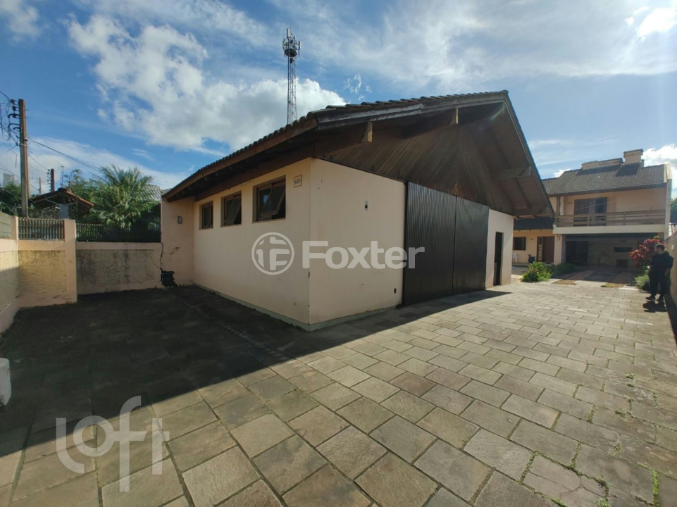 Casa à venda com 4 quartos, 334m² - Foto 14